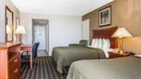 Quality Inn & Suites Myrtle Beach | Güney Karolayna - Myrtle Plajı (ve civarı) - Myrtle Beach