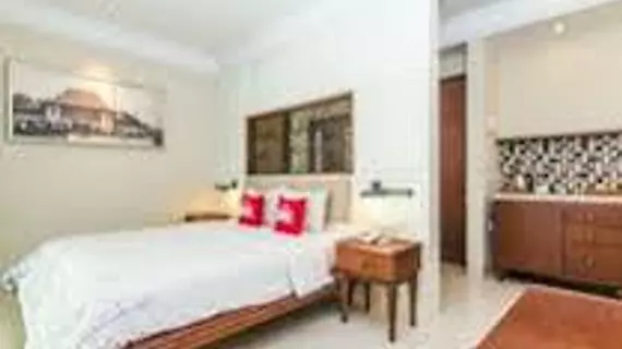 ZEN Premium Kunti Seminyak | Bali - Badung - Günbatımı Yolu