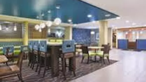 La Quinta Inn & Suites Pigeon Forge-Dollywood | Tennessee - Gatlinburg - Pigeon Forge (ve civarı) - Pigeon Forge