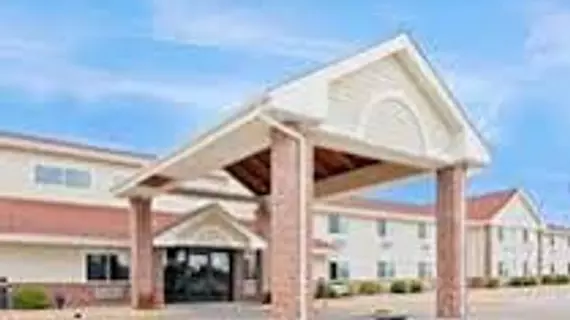 AmericInn Lodge and Suites of Manitowoc | Wisconsin - Sheboygan (ve civarı) - Manitowoc