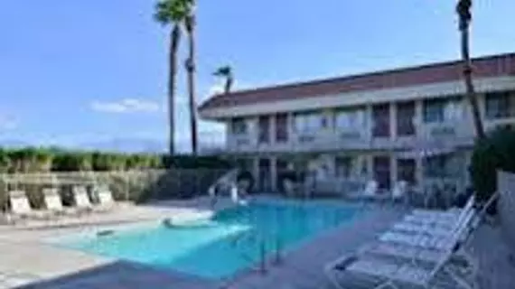 Red Roof Inn Palm Springs - Thousand Palms | Kaliforniya - Imperial County - Palm Springs (ve civarı) - Thousand Palms