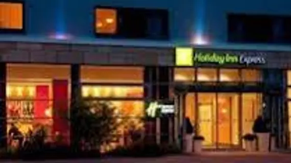 Holiday Inn Express Dijon | Bourgogne-Franche-Comte - Cote d'Or (bölge) - Saint-Apollinaire