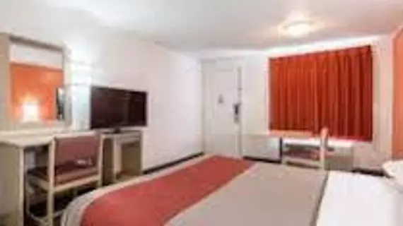 Motel 6 Lansing | Michigan - Lansing (ve civarı) - Lansing