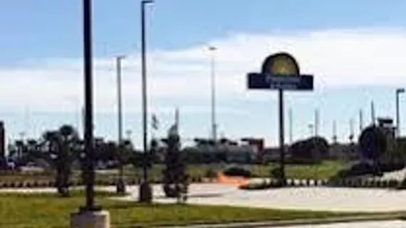 Days Inn and Suites Katy | Teksas - Houston (ve civarı) - Katy