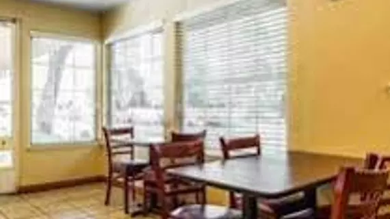 Econo Lodge Sacramento | Kaliforniya - Sacramento (ve civarı) - Sacramento - Downtown Sacramento