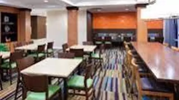 Fairfield Inn & Suites Jacksonville Butler Boulevard | Florida - Jacksonville (ve civarı) - Jacksonville - Southpoint