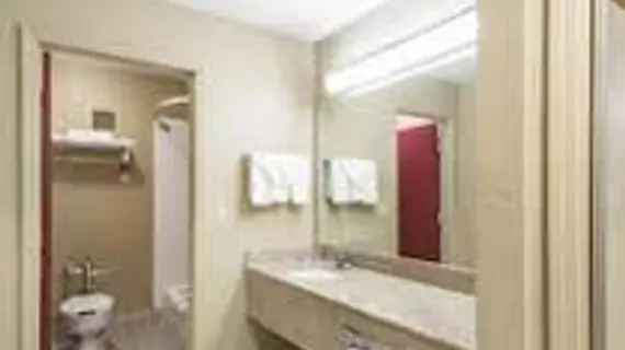 Econo Lodge Inn & Suites I-35 at Shawnee Mission | Kansas - Kansas City (ve civarı) - Mission