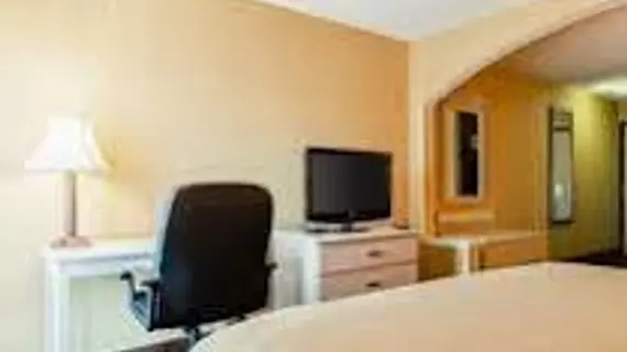 Quality Inn & Suites | Kansas - Manhattan (ve civarı) - Manhattan