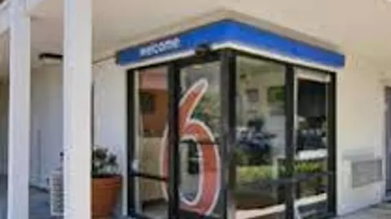 Motel 6 Santa Barbara - Goleta | Kaliforniya - Santa Barbara (ve civarı) - Goleta