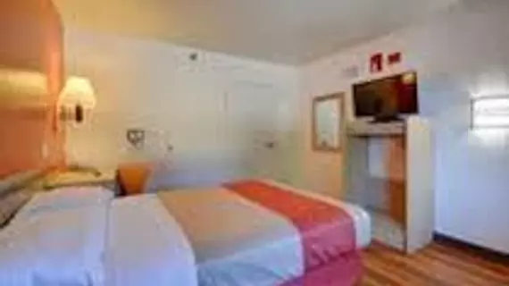 Motel 6 Hartford - Windsor Locks | Connecticut - Hartford (ve civarı) - Windsor Locks