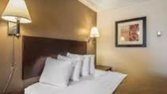 QUALITY INN & SUITES | Alberta - High Level