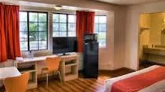 Motel 6 Hartford - Enfield | Massachusetts - Springfield (ve civarı) - Enfield