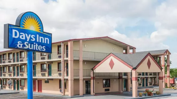 Days Inn and Suites Springfield | Missouri - Springfield (ve civarı) - Springfield