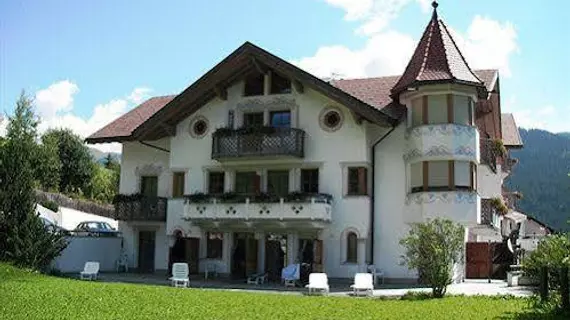 Turm Hotel Gschwendt | Trentino-Alto Adige - Güney Tirol (il) - Valle di Casies