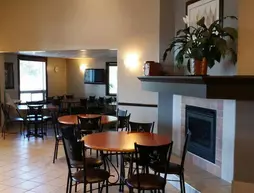 Hotel Super 8 Sainte Agathe Des Monts | Quebec - Les Laurentides Regional County Belediyesi - Sainte-Agathe-des-Monts