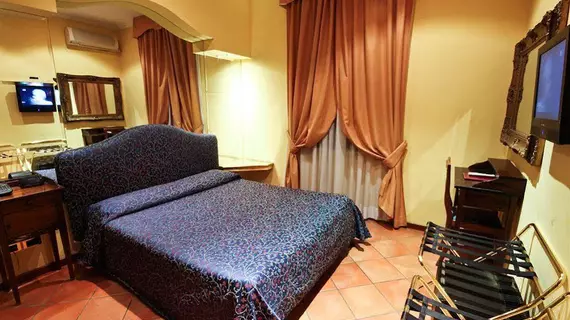 Hotel Canova | Lazio - Roma (ve civarı) - Roma Kent Merkezi - Monti