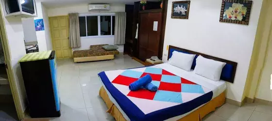 Dacha Beach | Chonburi (vilayet) - Pattaya (ve civarı) - Pattaya - Pratumnak Tepesi