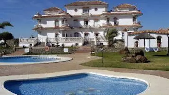 Hotel Diufain | Andalucia - Cadiz (vilayet) - La Janda - Conil de la Frontera