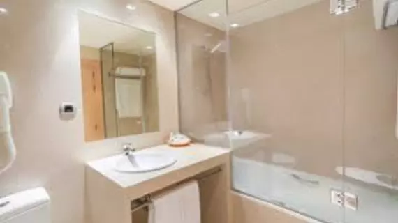 Hotel Reston Valdemoro | Madrid Özerk Topluluğu - Madrid (ve civarı) - Valdemoro