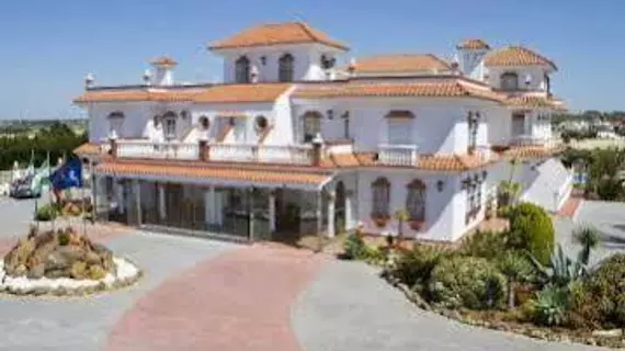 Hotel Diufain | Andalucia - Cadiz (vilayet) - La Janda - Conil de la Frontera