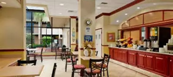 Travelodge Inn & Suites Orlando Airport | Florida - Orlando (ve civarı) - Orlando