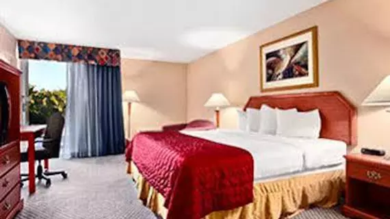 Baymont Inn and Suites Florida Mall | Florida - Orlando (ve civarı) - International Drive