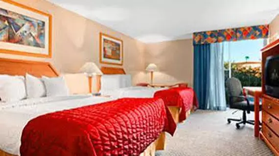 Baymont Inn and Suites Florida Mall | Florida - Orlando (ve civarı) - International Drive