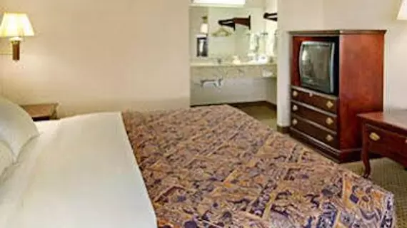 Days Inn and Suites Orlando/UCF Research Park | Florida - Orlando (ve civarı) - Orlando