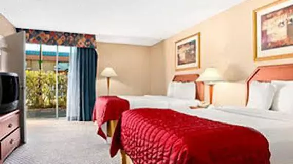 Baymont Inn and Suites Florida Mall | Florida - Orlando (ve civarı) - International Drive