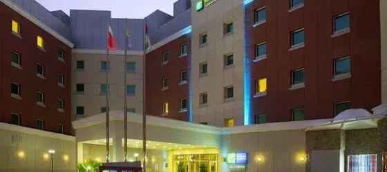 Holiday Inn Express Internet City | Dubai - Dubai