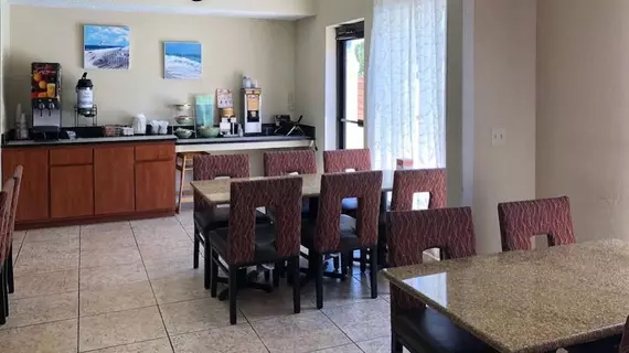 Quality Inn & Suites | Florida - Fort Walton Beach - Destin (ve civarı) - Miramar Beach