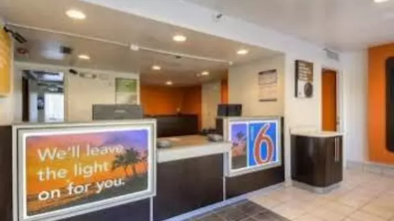 Motel 6 Oceanside | Kaliforniya - San Diego County - Oceanside