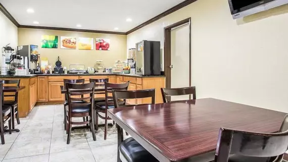 Quality Inn I-5 Naval Base | Kaliforniya - San Diego County - South Bay