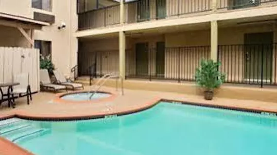 Howard Johnson Inn & Suites Reseda | Kaliforniya - Los Angeles County - Reseda