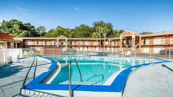 OYO Hotel Mustang Silverspring FL | Florida - Ocala (ve çevresi) - Silver Springs