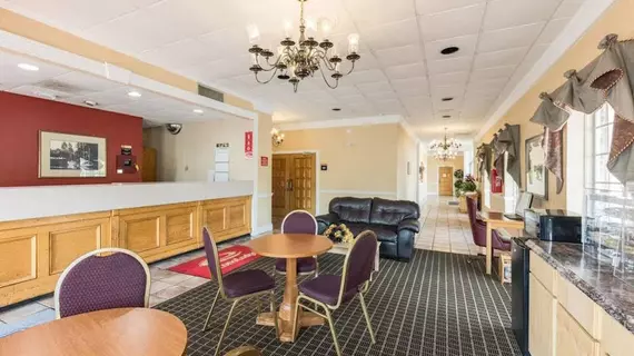 Econo Lodge Inn & Suites Downtown | Güney Karolayna - Orangeburg (ve civarı) - Orangeburg