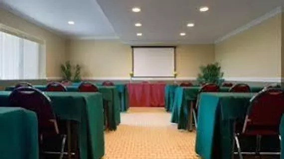 Howard Johnson Inn & Suites Reseda | Kaliforniya - Los Angeles County - Reseda