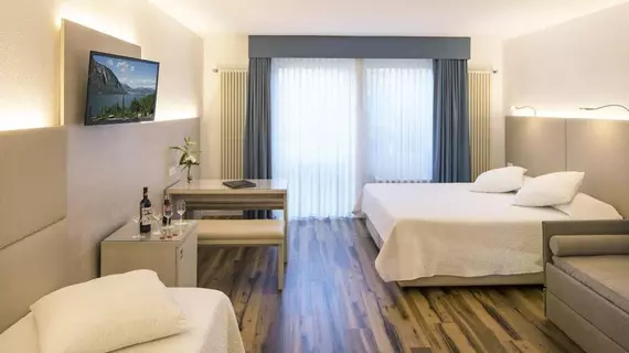 Hotel Campione | Ticino Kantonu - Bissone