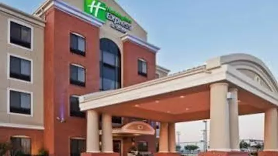 Holiday Inn Express & Suites Great Bend | Kansas - Great Bend (ve civarı) - Great Bend