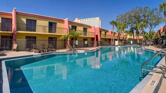 Midpointe Hotel by Rosen Hotels & Resorts | Florida - Orlando (ve civarı) - International Drive