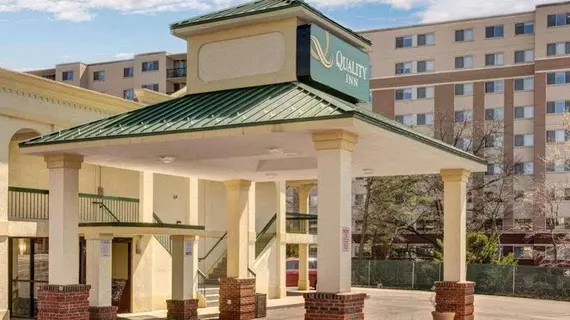 Quality Inn Takoma Park | Maryland - College Park (ve civarı) - Takoma Park