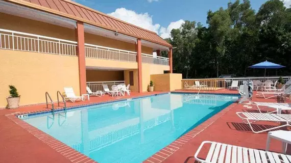 Quality Inn & Suites Sarasota | Florida - Sarasota (ve civarı) - Sarasota