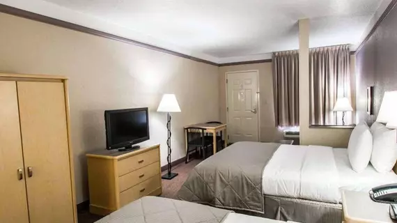 Clarion Suites Maingate | Florida