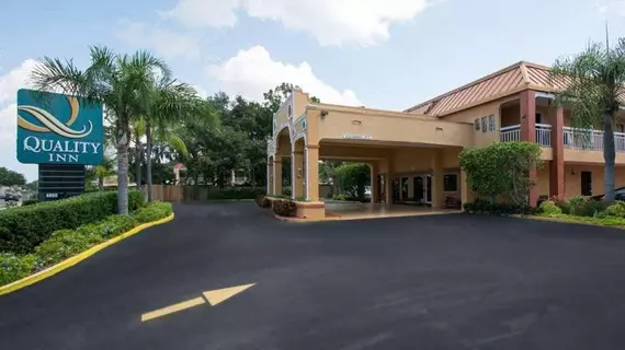 Quality Inn & Suites Sarasota | Florida - Sarasota (ve civarı) - Sarasota