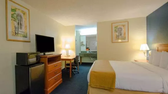 Quality Inn & Suites Sarasota | Florida - Sarasota (ve civarı) - Sarasota