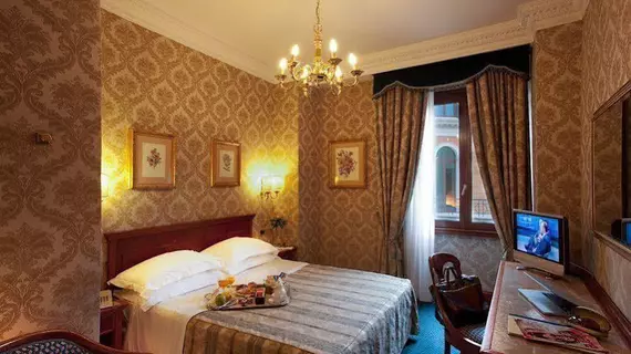 Hotel Barberini | Lazio - Roma (ve civarı) - Roma Kent Merkezi - Rione II Trevi