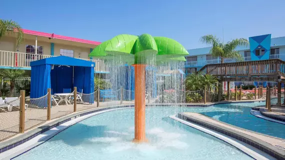 Flamingo Waterpark Resort | Florida