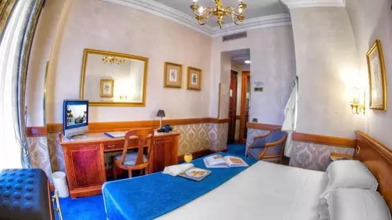 Hotel Barberini | Lazio - Roma (ve civarı) - Roma Kent Merkezi - Rione II Trevi