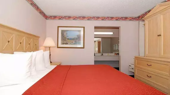 Quality Inn & Suite By The Lake | Florida - Orlando (ve civarı) - Disney's Maingate West