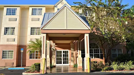 The Floridian Hotel and Suites | Florida - Orlando (ve civarı) - Orlando - Universal Orlando® Tatil ve Eğlence Merkezi